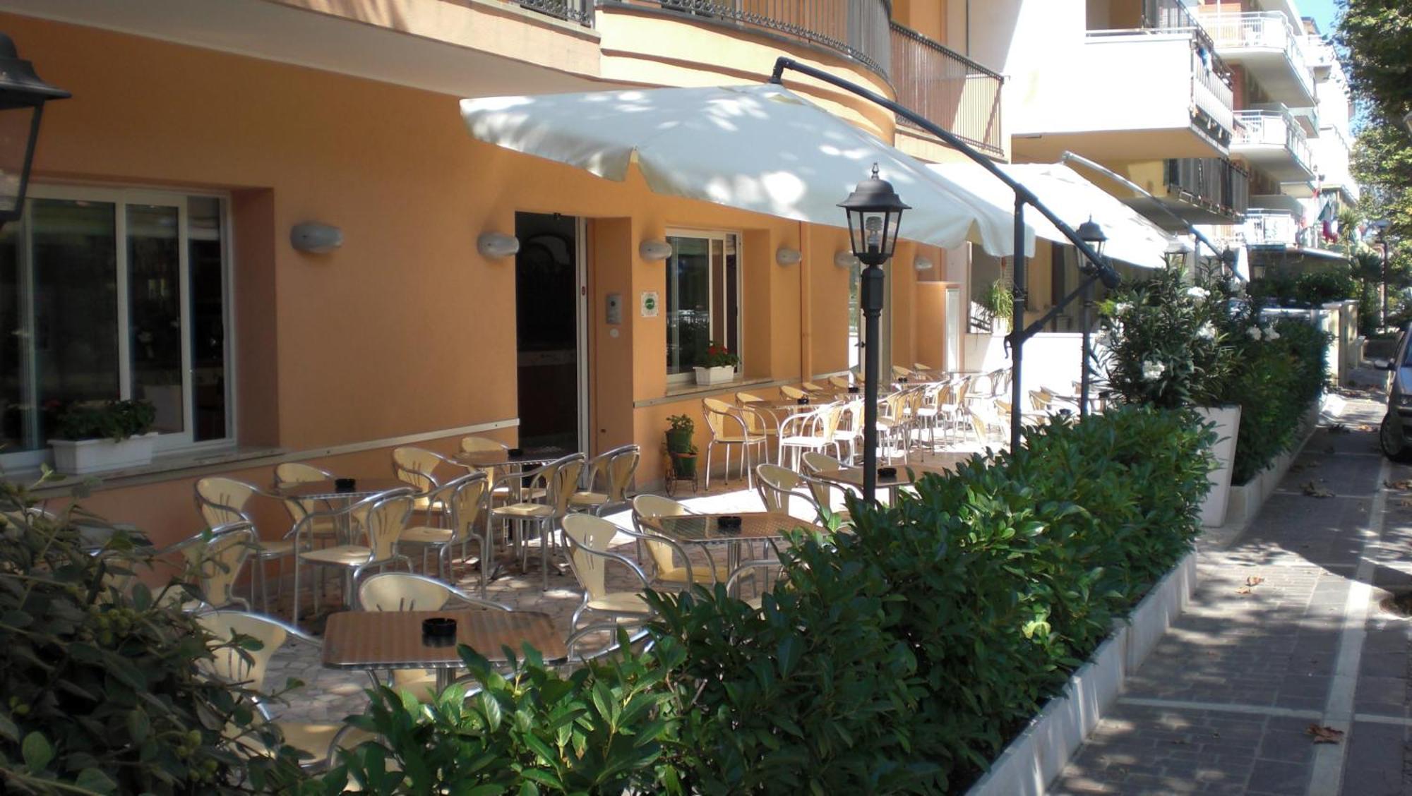 מיסאנו אדריאטיקו Hotel Silvia מראה חיצוני תמונה