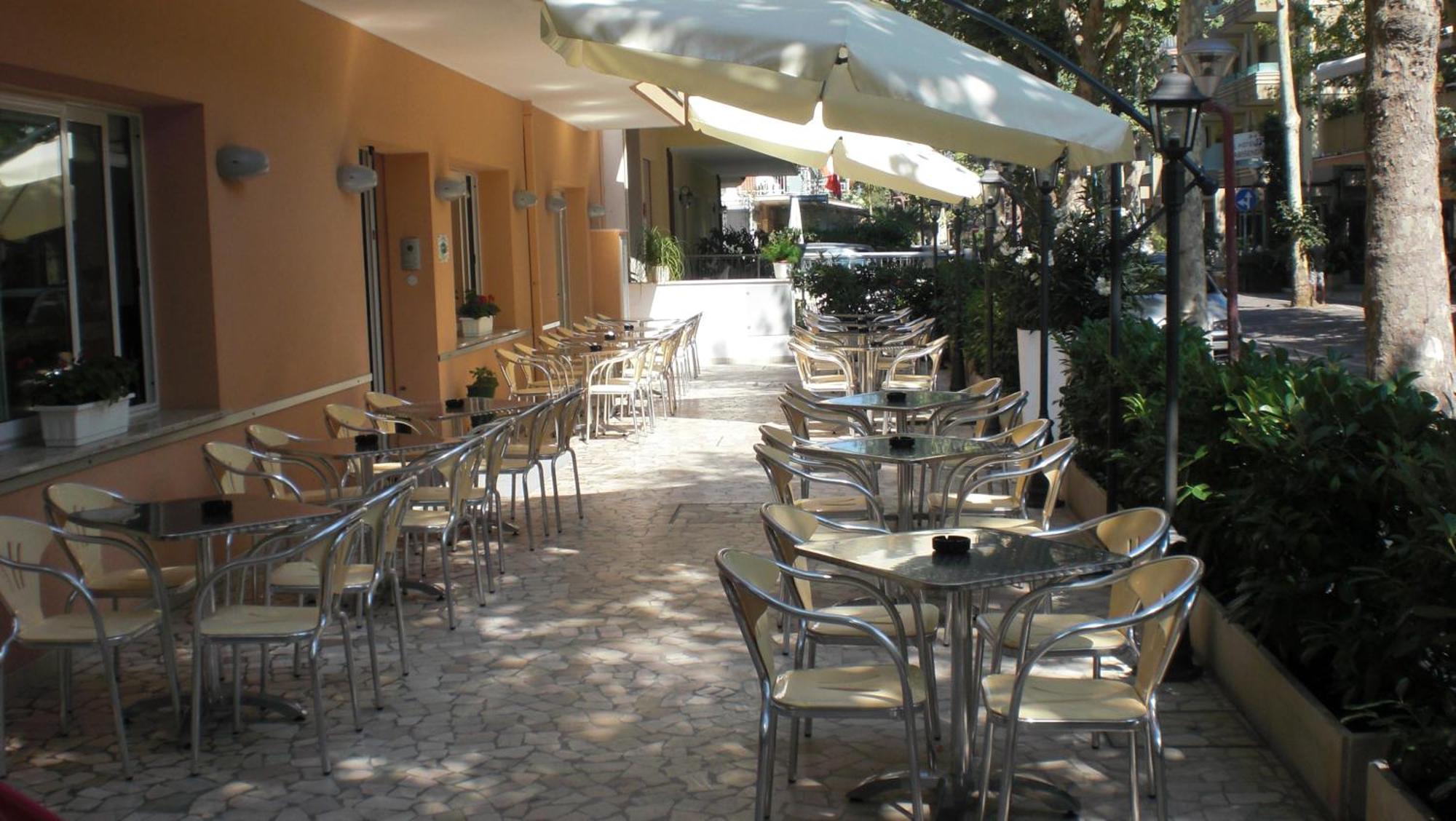 מיסאנו אדריאטיקו Hotel Silvia מראה חיצוני תמונה